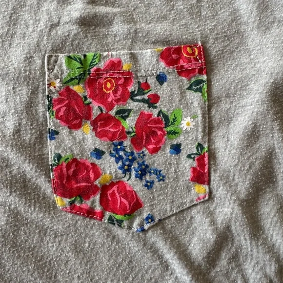 Rabbit Running x Kokom Scrunchies Remix Pocket Tee | M | VGUC | Grey/Floral - Picture 3 of 7